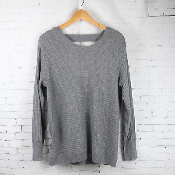 NEW YORK & COMPANY SOHO JEANS GREY LONG SLEEVE OPEN WRAP BACK SWEATER SIZE M - Picture 1 of 9
